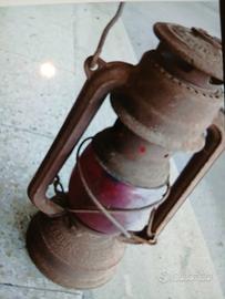 Lampada a petrolio antica