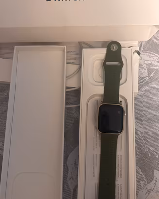 APPLE WATCH SE (Gen 2) 40 mm starlight Al star