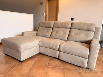 Divano angolare con recliner