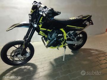 Swm125smr motard