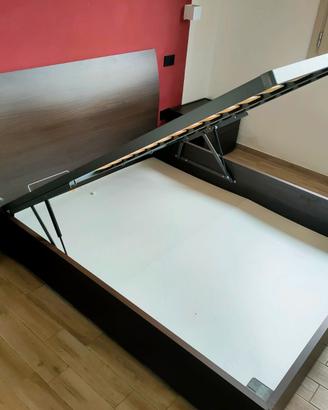 Letto con cassone con due comodini