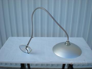 Lampada oltreluce in acciaio