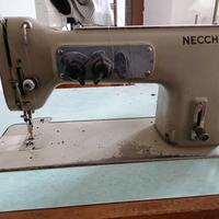 Macchina da cucire industriale Necchi