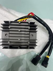 Regolatore di tensione Triumph 1050