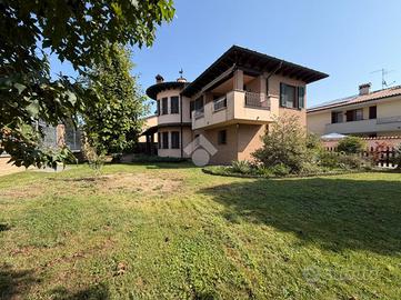 VILLA SINGOLA A RIVOLTA D'ADDA