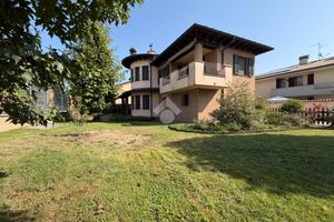 VILLA SINGOLA A RIVOLTA D'ADDA