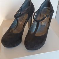 scarpe di camoscio  nere 