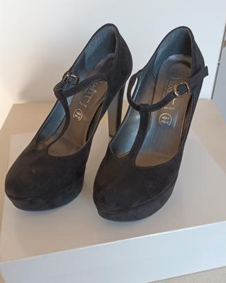 scarpe di camoscio  nere 