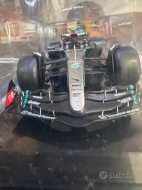 Leggendarie auto da corsa MERCEDES-AMG F1 W15 E PE
