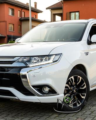 Mitsubishi Outlander 2.0 4WD PHEV Instyle 2018 - P