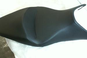 SELLA BIPOSTO NERA 991 APRILIA SHIVER 750 86027900