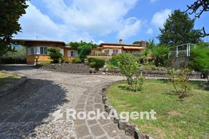 ELEGANTE ED ESCLUSIVA VILLA A VELLETRI