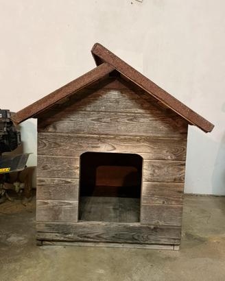 Cuccia in legno per cani