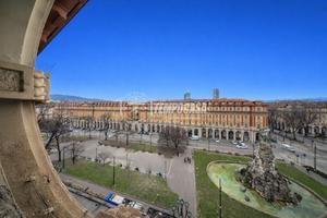 ESCLUSIVO BILOCALE CON VISTA MOZZAFIATO SU PIAZZA