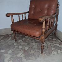 Poltrona legno cuscini pelle anni 50