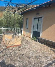 Terreno con fabbricato a Linguaglossa