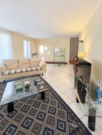 Villa di 428 m² con 3 locali e box auto doppio a R