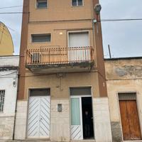 Intero stabile in via Rinella