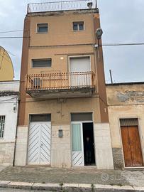 Intero stabile in via Rinella