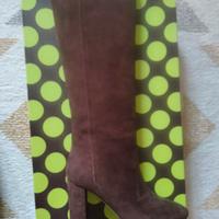 Stivali in pelle naturale scamosciata marrone scur