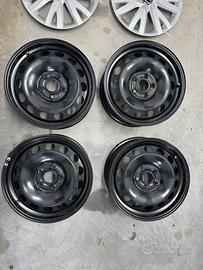 Cerchi in ferro più copricerchi 16" vw golf 8