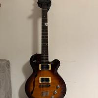 Chitarra elettrica Yamaha semi-hollow