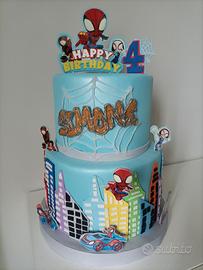 torta scenografica Spidey e i suoi amici