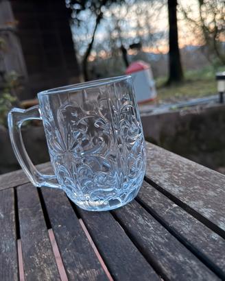 Bicchiere  da drink e acqua in vedro