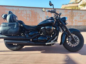 Suzuki Intruder 800 