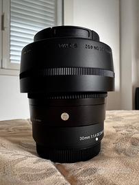 SIGMA 30mm f/1.4 DC DN Contemporary – Attacco FUJI