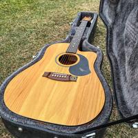 Chitarra Acustica Elettrificata Maton