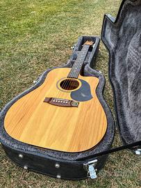 Chitarra Acustica Elettrificata Maton