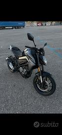 NK 300 Cf moto 2025 naked 700 km