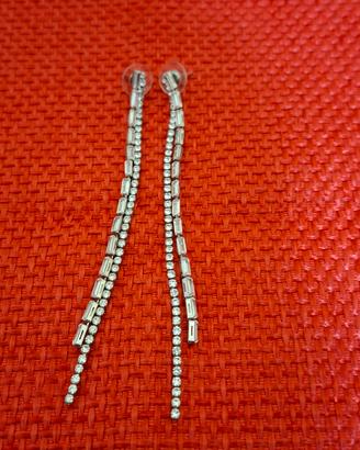orecchini lunghi con pietre e strass