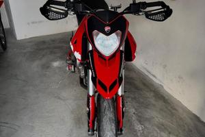 Hypermotard 796