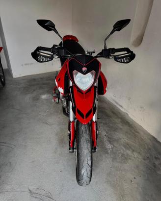 Hypermotard 796
