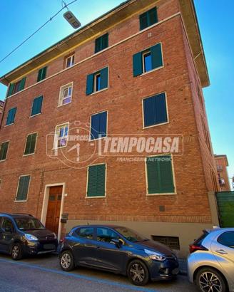 3 LOCALI RISCALDAMENTO AUTONOMO VOLENDO POSTO AUT