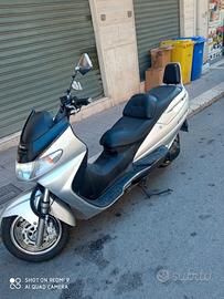 MOTO  SCUTER