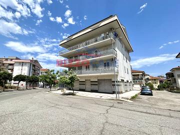 Locale Commerciale - Corigliano-Rossano