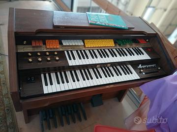 Organo con 2 tastiere