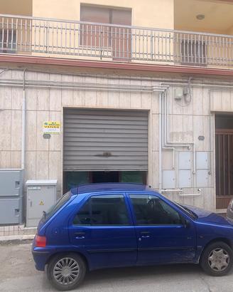 Locale commerciale/garage mq. 35 in pieno centro