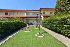 VILLA A SCHIERA A MOGLIANO VENETO