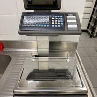 Bilancia elettronica per alimenti con stamoante