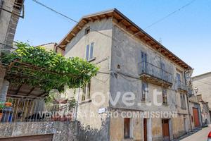 Villa di 300 m² con più di 5 locali e box auto a S