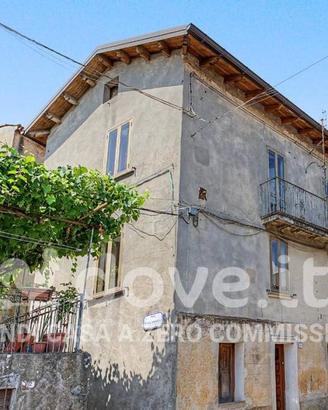 Villa di 300 m² con più di 5 locali e box auto a S