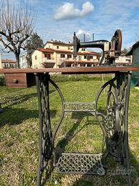 Macchine da cucire d’epoca Singer e Necchi
