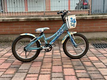 Bicicletta e casco