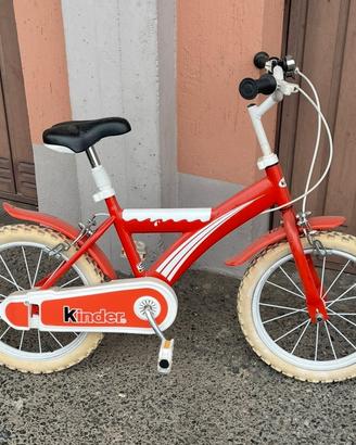 Bicicletta bambini marchiata Kinder Ferrero