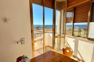 Appartamento al primo piano con vista mare