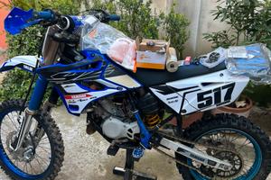 Moto Yamaha yz85